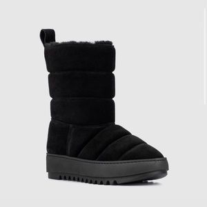 Aquatalia Alcee Boot in black. Worn 3 times but a little snug on me!
